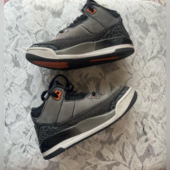 12c Jordan 3s - Picture 2 of 7